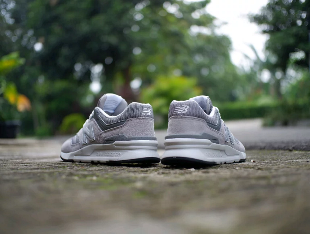 New Balance REVLite